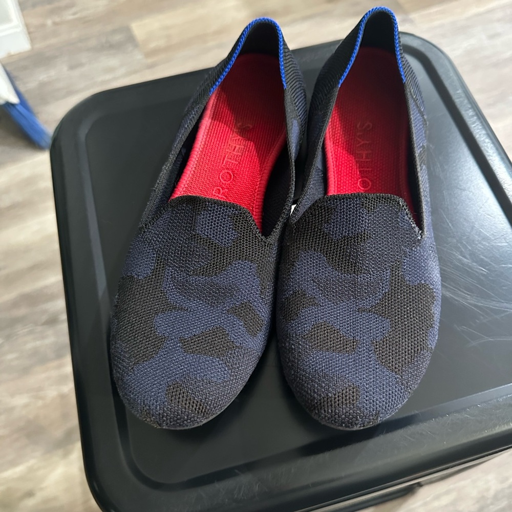 Rothy’s Midnight Camo Loafers Size